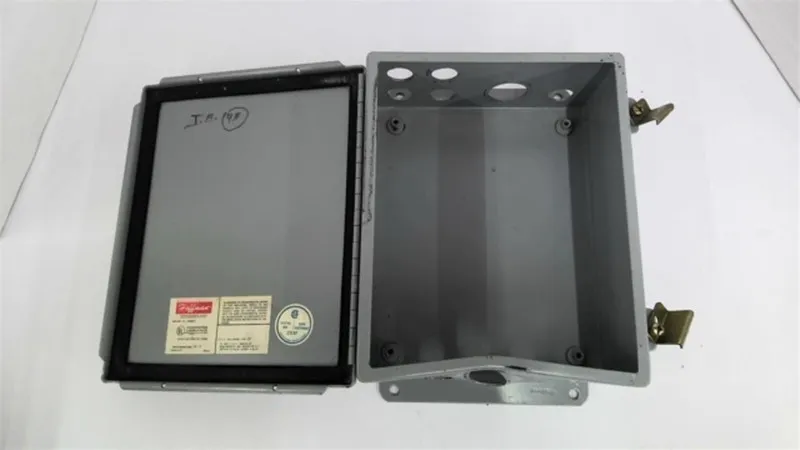 Монтажный шкаф Hoffman A1008CH Continuous Hinge Enclosure Type 12,13