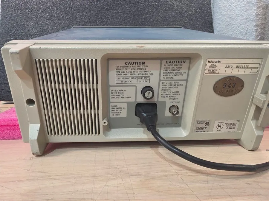Осциллограф Tektronix 2230 100mhz Digital Storage Oscilloscope (YTH44)