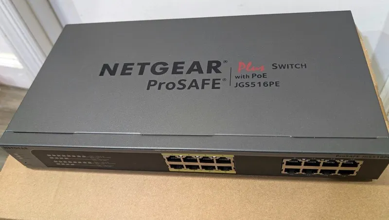 Коммутатор NETGEAR ProSAFE JGS516PE 16-Port Gigabit + PoE Network Switch; 616119