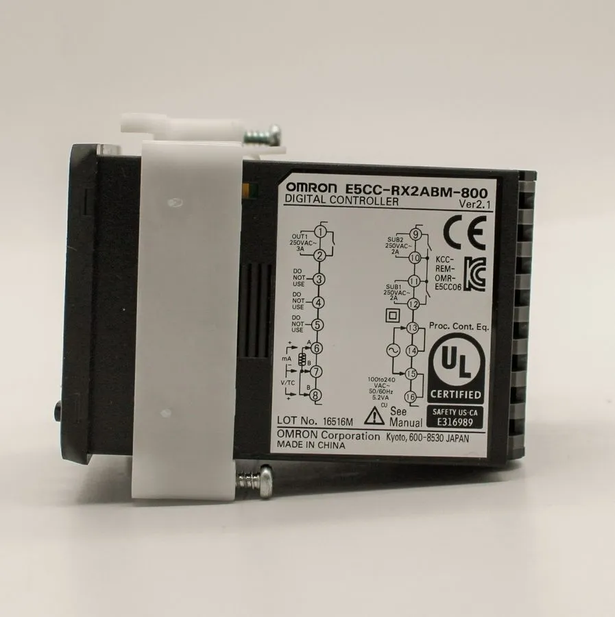 Датчик температуры Omron Temperature Controller E5CC-RX2ABM-800