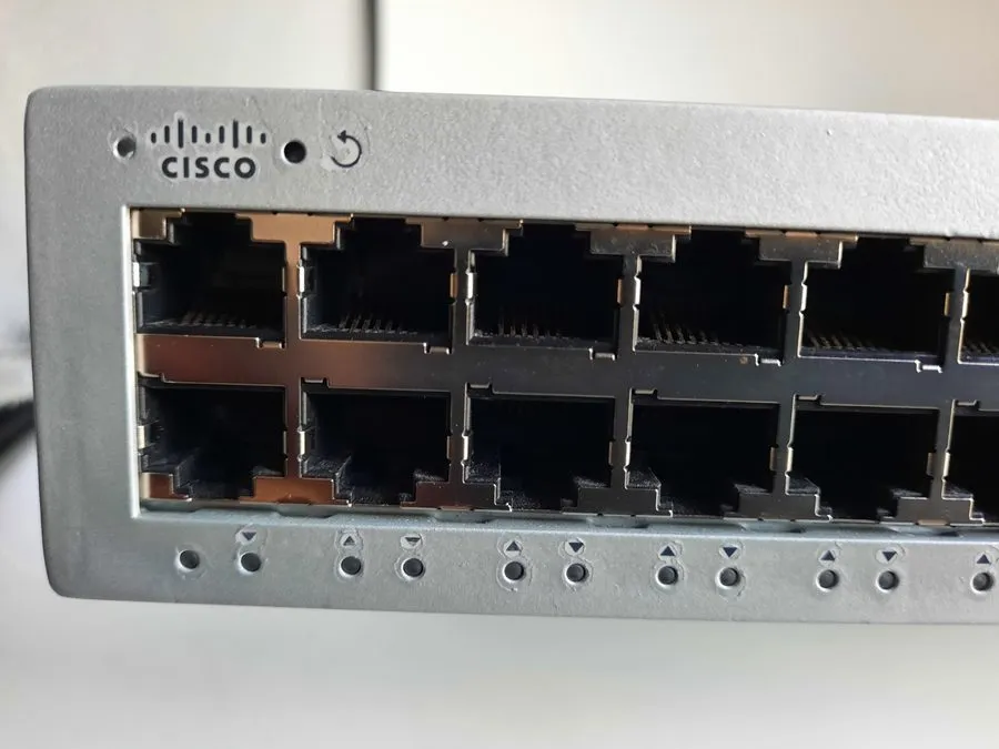 Коммутатор Cisco Meraki MS390-48UX-HW 48-Port PoE+ UPoE Network Switch UNCLAIMED