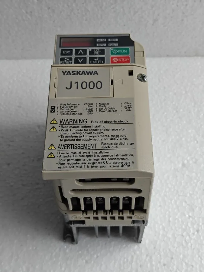 Привод YASKAWA CIMR-JTBA0003BAA REV:A 0.75/0.4KW 220V GOOD CONDITION FREE