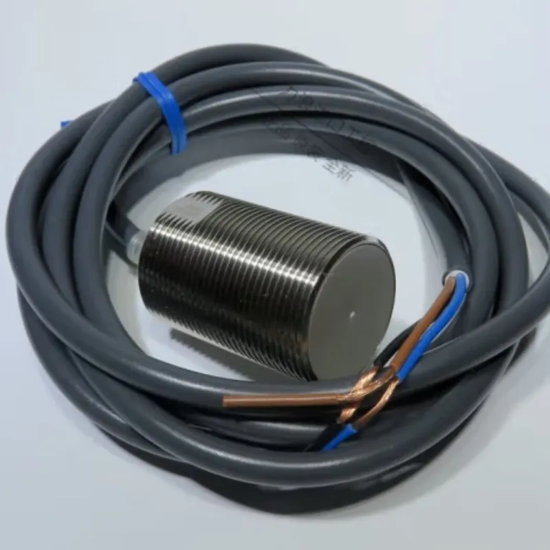Датчик приближения Omron E2E-X10F1-Z Proximity Sensor
