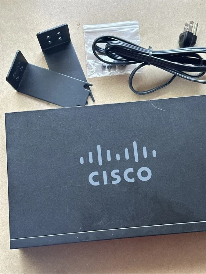 Коммутатор Cisco Small Business Unmanaged (SF110-24) 24-Ports Rack-Mountable Eth