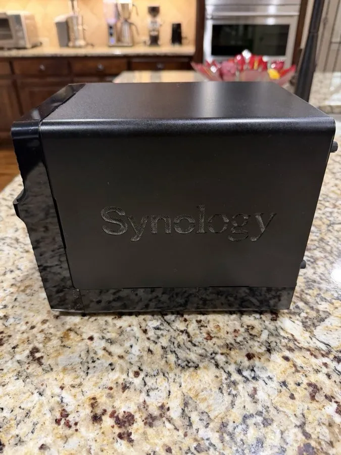 Сетевое хранилище Synology DiskStation DS423 SAN/NAS Storage System
