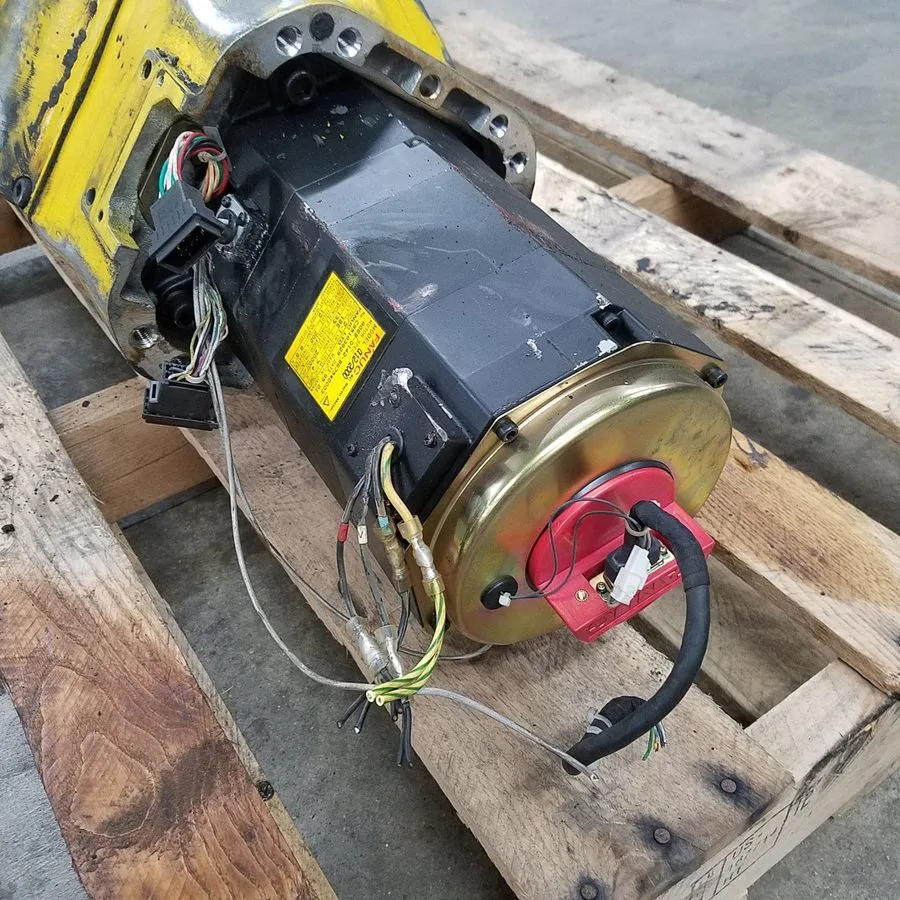Серводвигатель Fanuc GE A06B-0142-B076#7000 a12/2000 AC Servo Motor 186 V 2.1 kW
