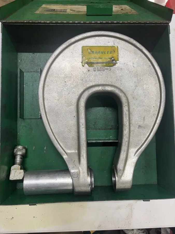 Электрооборудование Greenlee No.1731 Hydraulic C-Frame Knockout Punch Driver — фото лота 1