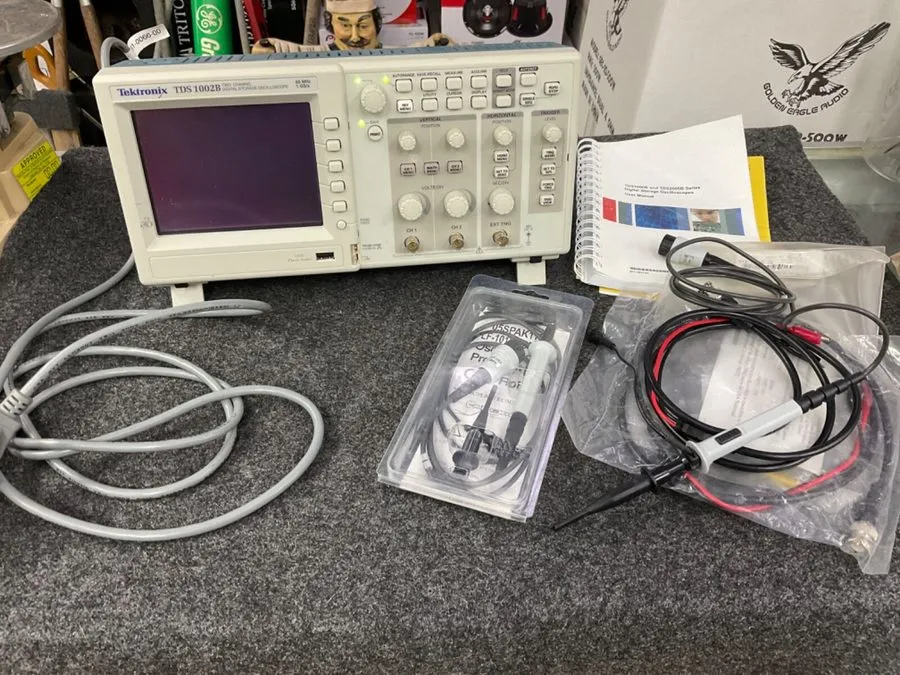 Осциллограф Tektronix TDS1002B 60MHz 2 Channel 1 GS/s Oscilloscope (Needs Calibr