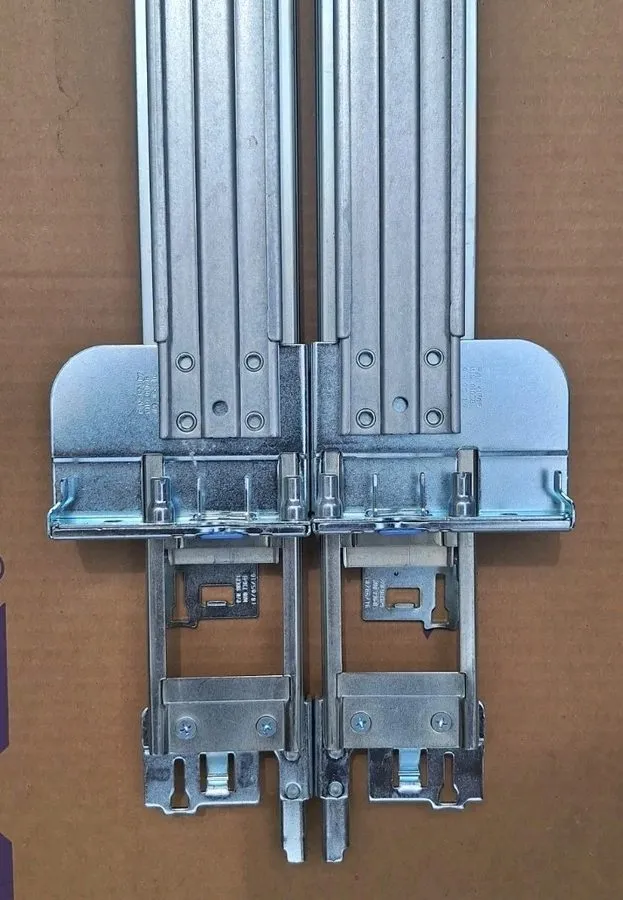 Комплект направляющих DELL 061KCY 0FYK4G 2U POWEREDGE R720 R730 SERVER RAIL KIT/