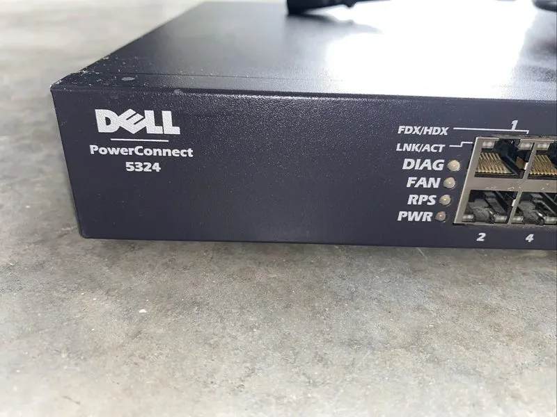 Коммутатор Cisco Linksys SRW224G4 24-Port 10/100 + 4-Port PoE SFP Managed Gigabi — фото лота 2