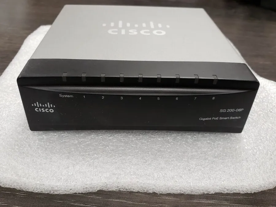 Коммутатор Cisco SG200-08P 8-port Gigabit PoE Smart Switch (SLM2008PT)