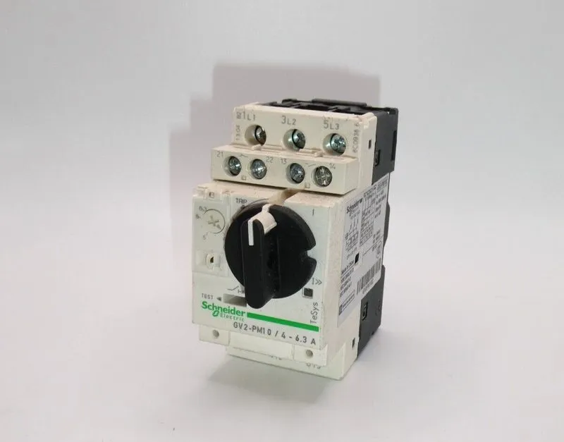 Автоматический выключатель Schneider GV2PM10C 4-6.3A Motor circuit breaker — фото лота 1