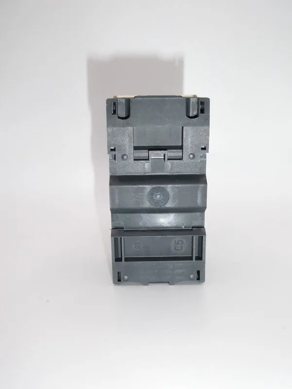Автоматический выключатель Schneider GV2PM10C 4-6.3A Motor circuit breaker — фото лота 3