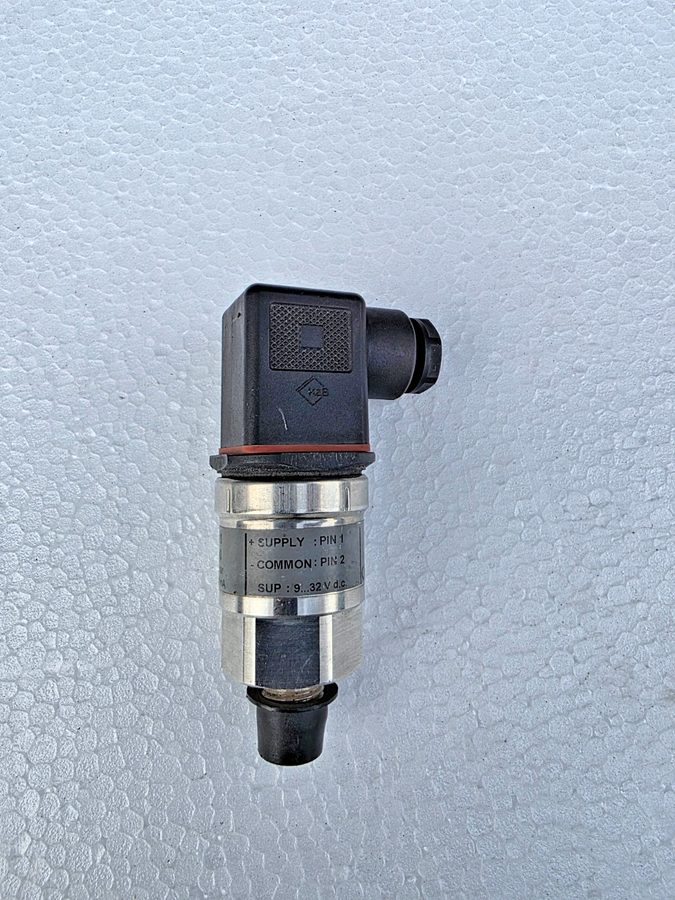 Датчик давления Danfoss 060G6100 pressure transmitter MBS 1700 — фото лота 2