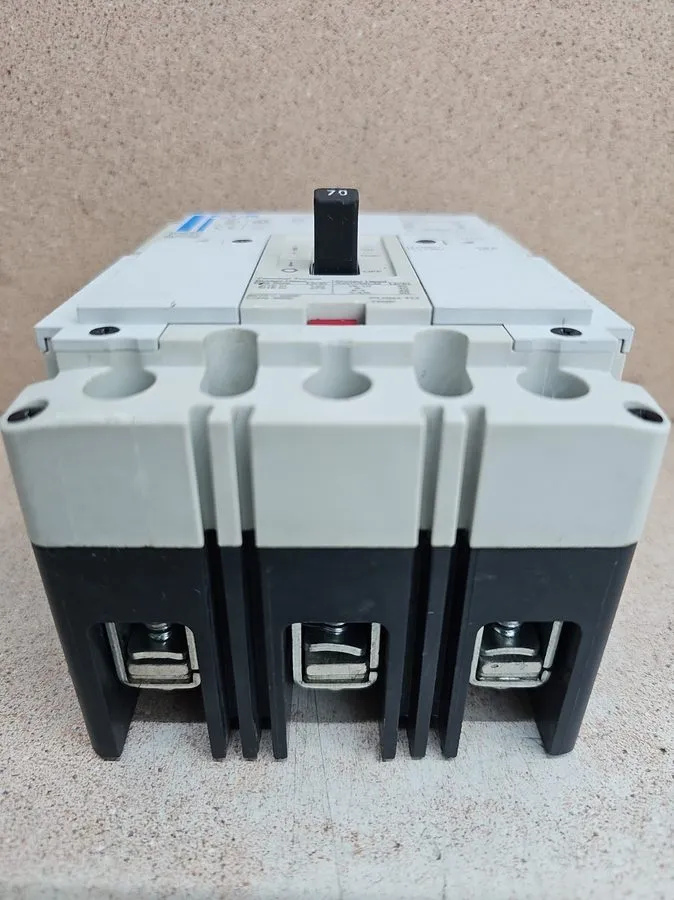Автоматический выключатель Eaton PDG23M0070TFFL Circuit Breaker PDG2, 3P 70A 600