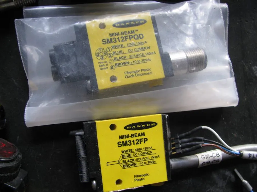 Фотоэлектрический датчик Banner SM312FP Mini-Beam Photoelectric Sensor 10-30V DC
