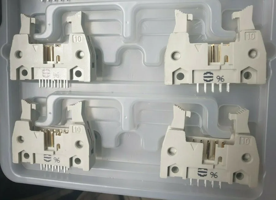 Разъём HARTING 09185106904 Header Connector, PCB Mount