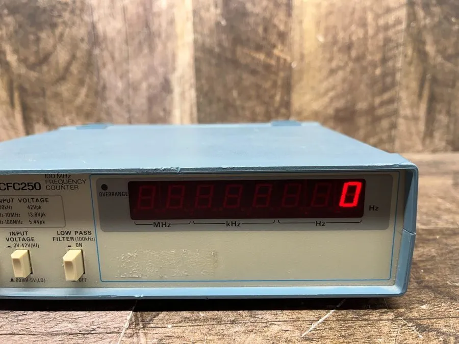 Тестер Tektronix CFC250 100 MHz Frequency Counter