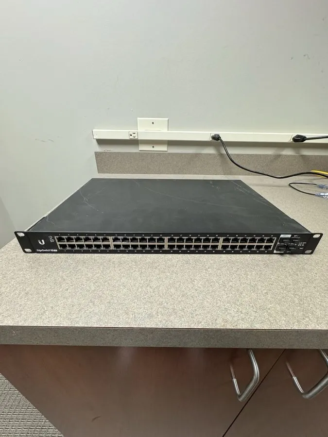 Коммутатор Ubiquiti Networks (ES-48-LITE) Rack-Mountable Network Device