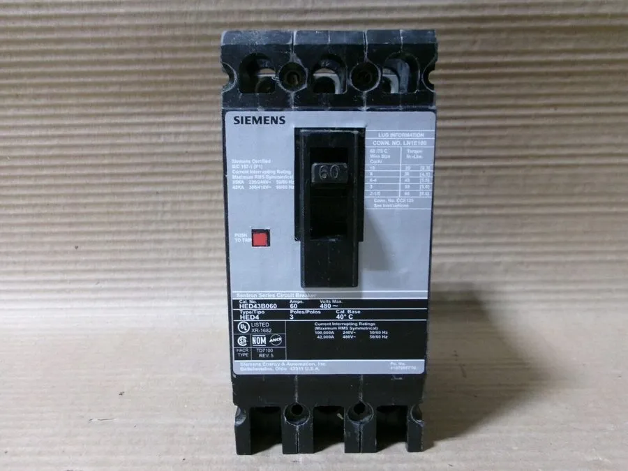 Автоматический выключатель Siemens Sentron HED43B060 60A 3-Pole 480V AC Bolt-On 