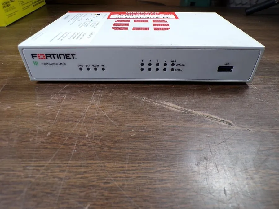 Межсетевой экран FORTINET Fortigate 30E 5Port RJ45 GE FG-30E, good
