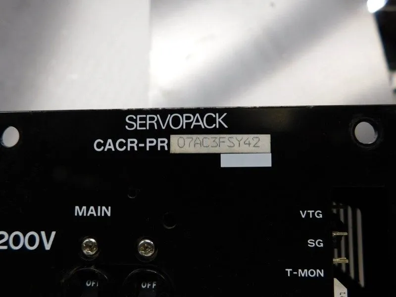 Сервопривод Yaskawa Servopack, CACR-PR07AC3FSY42, 200v Servo Drive