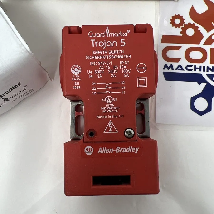 Реле безопасности Allen Bradley Guardmaster Trojan 5 Safety Interlock Switch 440