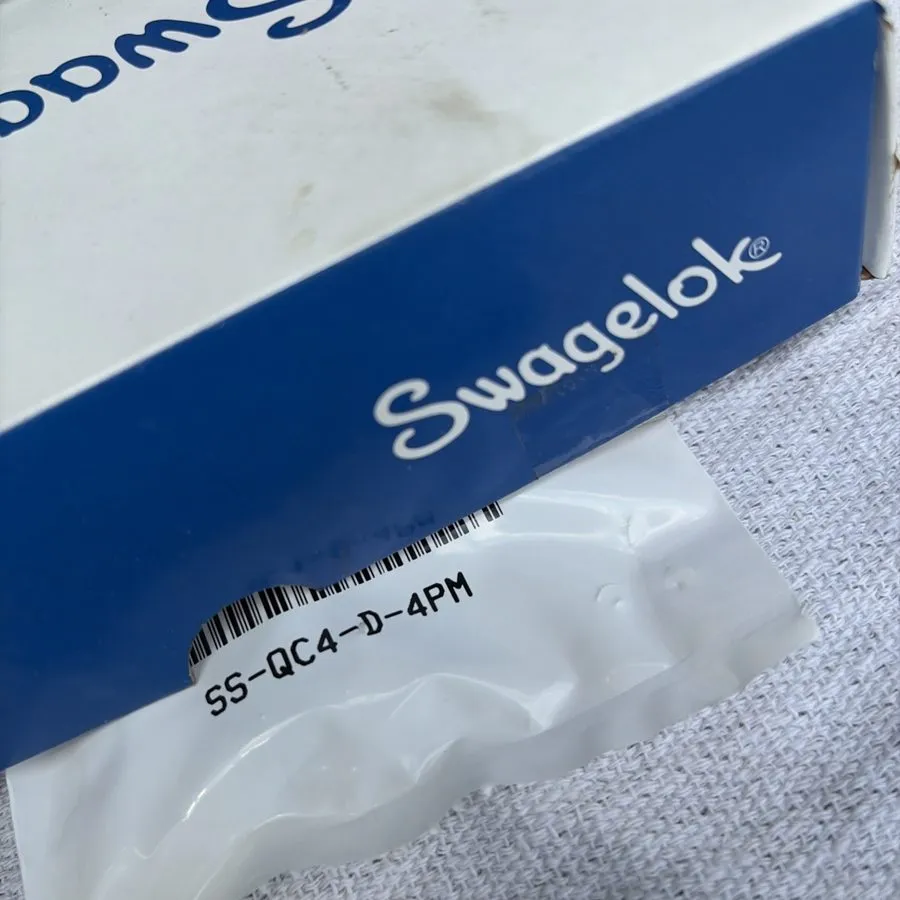 Клапан Swagelok SS-QC4-D-4PM Quick Connect 1/4” Male NPT Stem w/Valve, Stainless