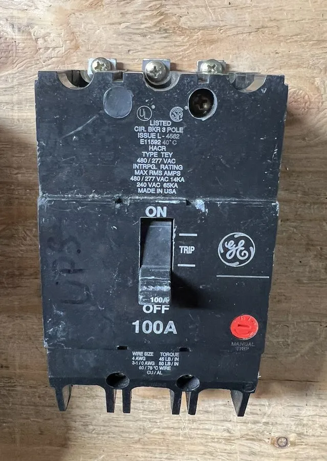 Автоматический выключатель GE General Electric 100A Circuit Breaker, 3-Pole, 480