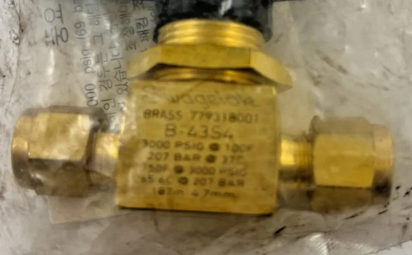 Клапан swagelok lever B-43S4 3000 PSI 1/4” LEVER VALVE
