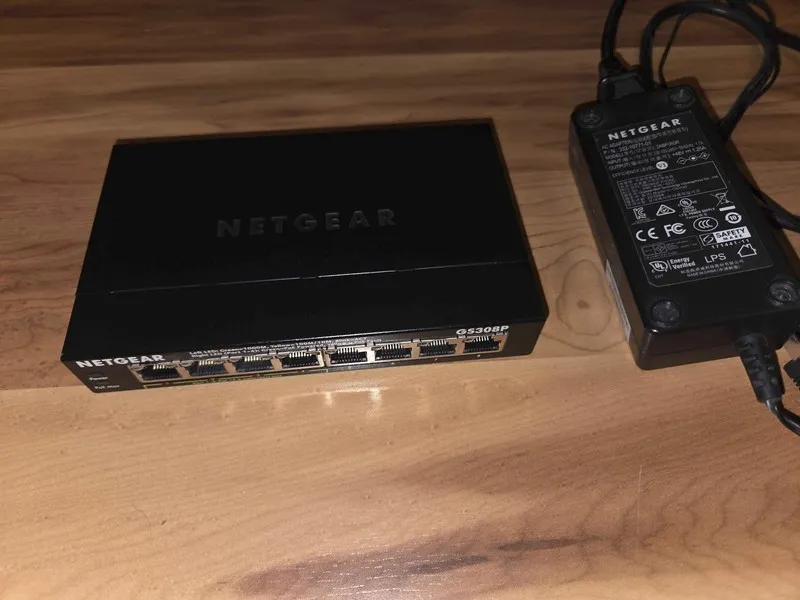 Коммутатор Netgear GS308P 8-PORT Gigabit Ethernet Switch w/ 4-PORT PoE Switch; 6