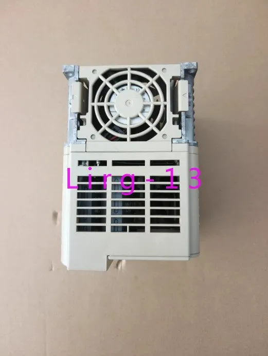 Частотный преобразователь Yaskawa J1000 inverter CIMR-JB4A0007BAA 2.2KW/3KW 380V