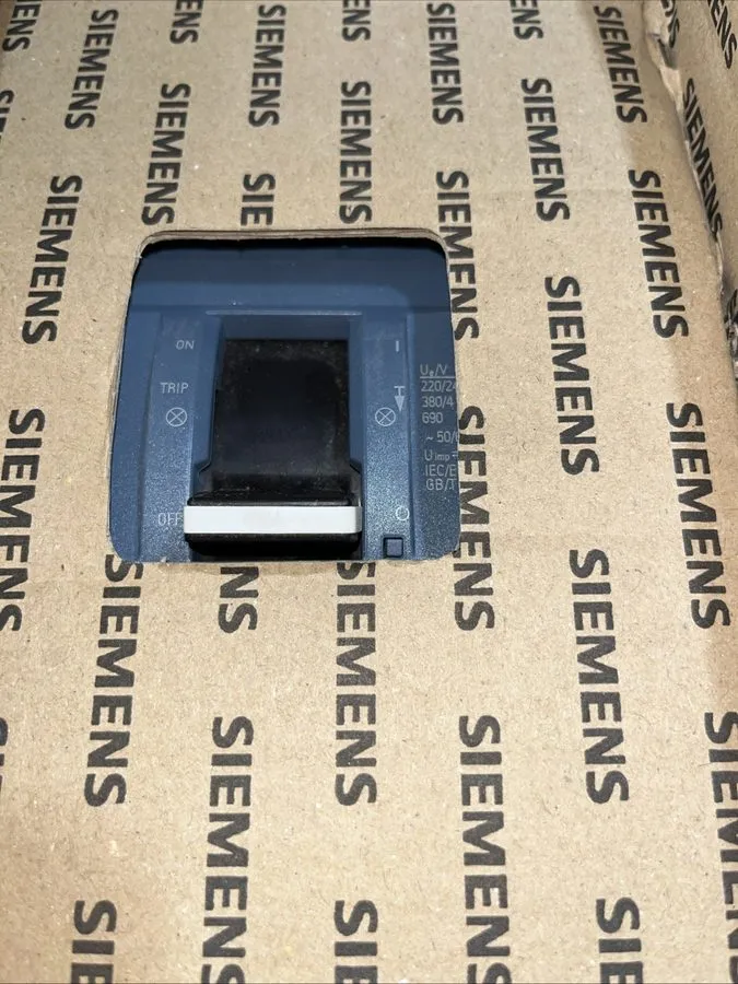 Автоматический выключатель Siemens 3VA5445-5EC36-0AA0 3 Pole 450 Amp 600V Circui — фото лота 1