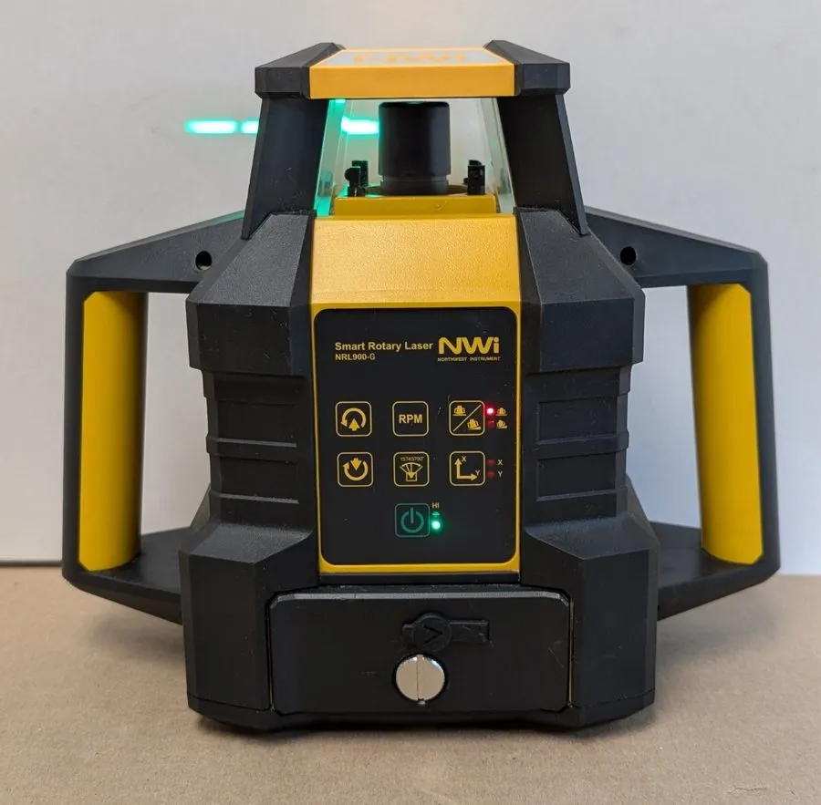 Нивелир NWI NRL900-G Green Beam Self Leveling Rotary Laser Level W/ Case & Acces — фото лота 2