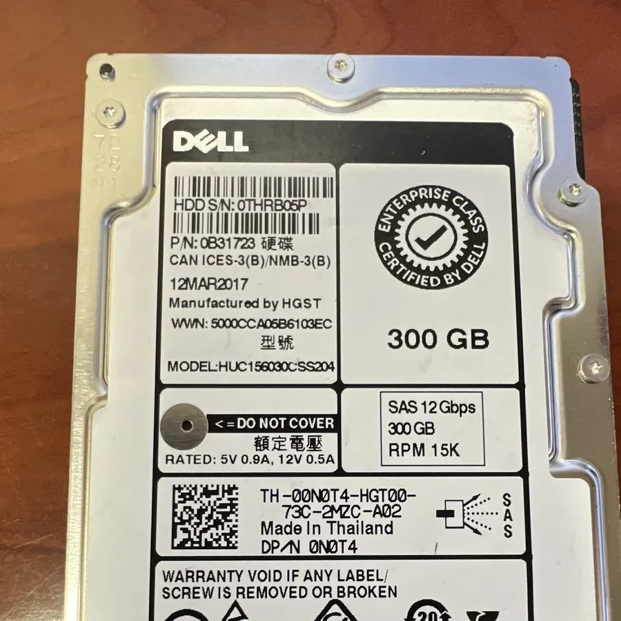 Жёсткий диск 0N0T4 Dell 300GB 15K SAS 12Gb/s SFF HDD HUC156030CSS204 00N0T4 — фото лота 1