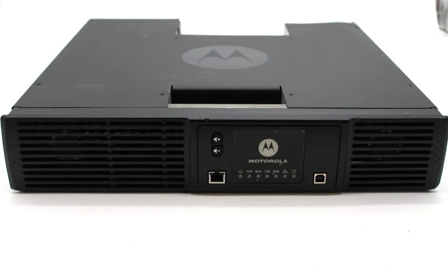 Ретранслятор MOTOROLA SLR 8000 MODEL T8319A REPEATER RADIO WIRELESS COMMUNICATIO