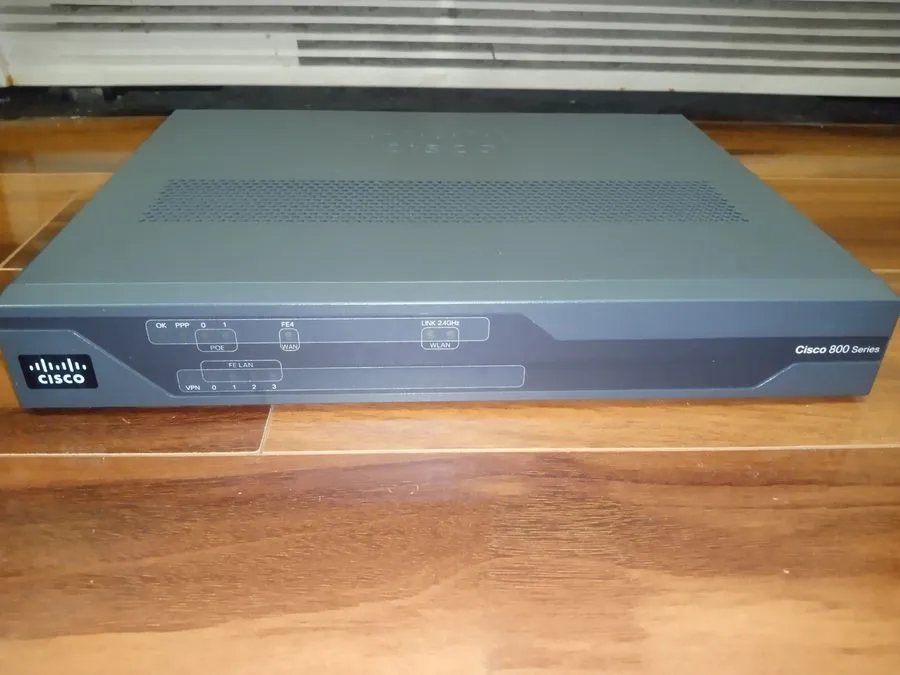 Маршрутизатор Cisco 881W 4-Port 10/100 Wireless N Router (C881W-A-K9)