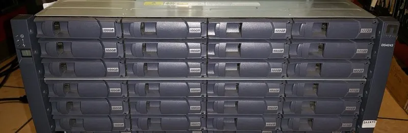 Жёсткий диск NetApp DS4243 Disk Array Shelf 24x 600GB 15K SAS 2x IOM3 SAS Expans