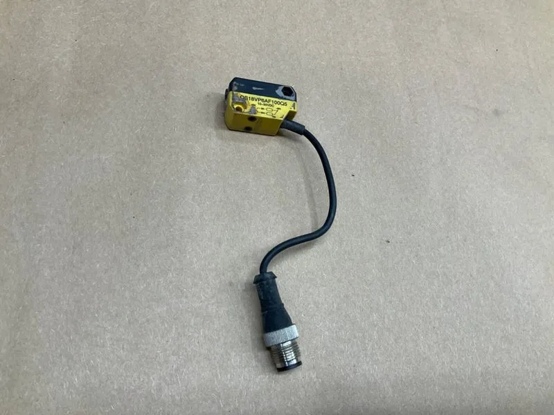 Фотоэлектрический датчик BANNER ENGINEERING QS18VP6AF100Q5 PHOTOELECTRIC SENSOR
