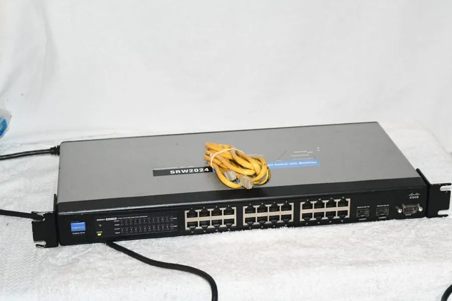Коммутатор Linksys SRW2024 24 Port 10/100/1000 Gigabit Ethernet Network Switch