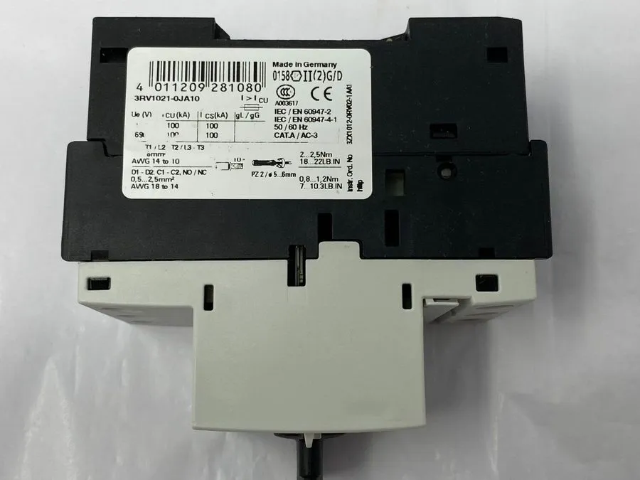 Автоматический выключатель Siemens 3RV1021-0JA10 3-Pole Motor Protection Circuit