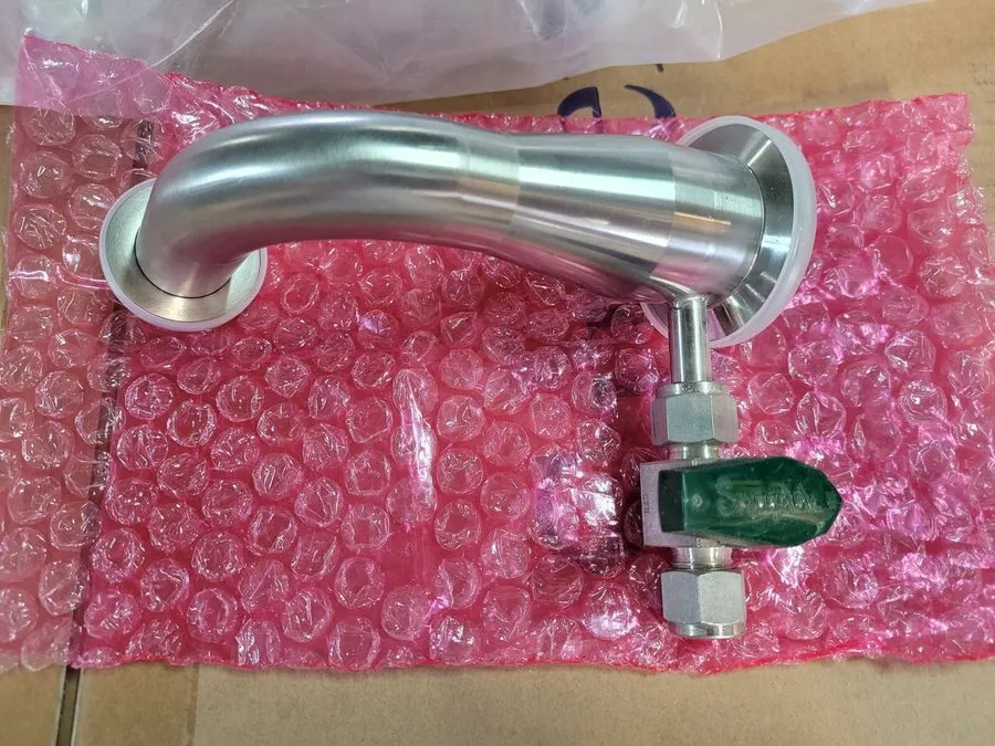 Клапан Edwards 421585 rev 3 KF40 2" to 1.5" Valve w/Swagelok SS-6P4T