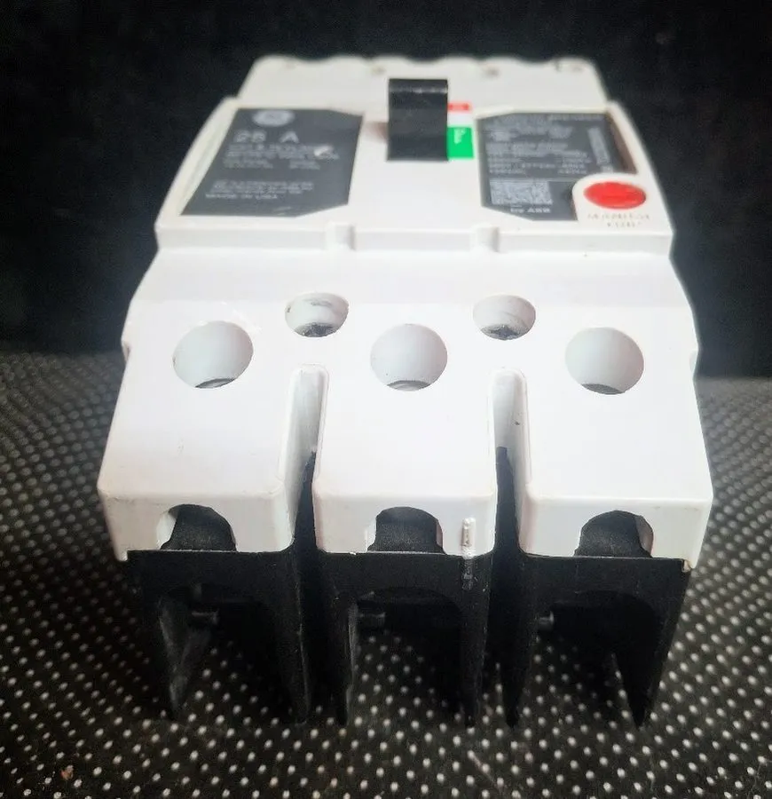 Автоматический выключатель ABB TEYL3025B Circuit Breaker 25A, 3-Pole, 240/480V,  — фото лота 1