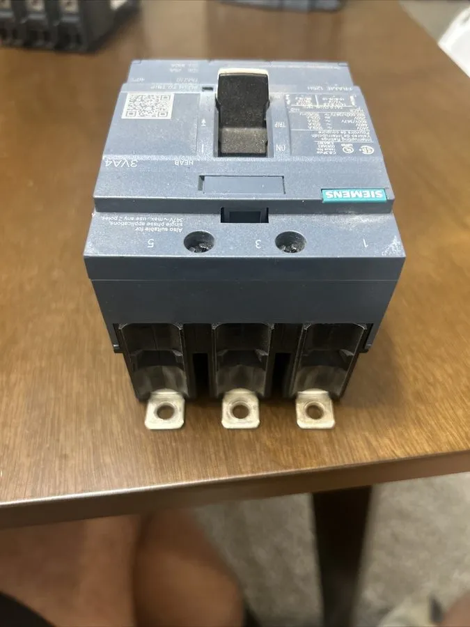 Автоматический выключатель Siemens 3VA4125-6ED34-0AA0 3Pole 25A Circuit Breaker