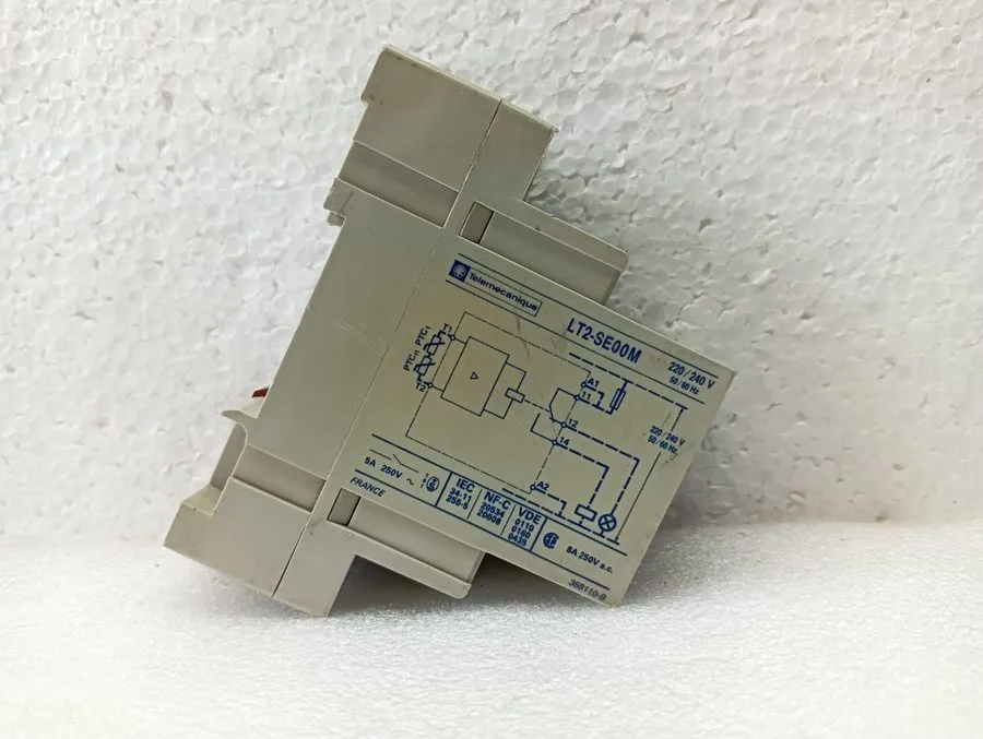 Реле защиты TELEMECANIQUE LT2-SE00M PTC THERMISTOR PROTECTION RELAY 220/240V AC — фото лота 2