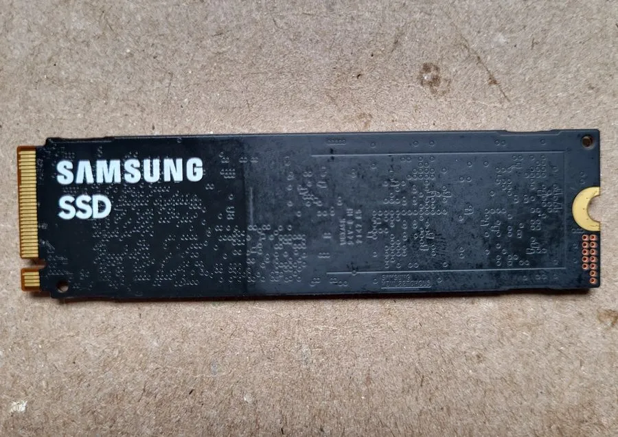 SSD-накопитель Samsung PM9A1 1TB NVMe M.2 PCIe Gen4x4 SSD MZ-VL21T0A High Speed 