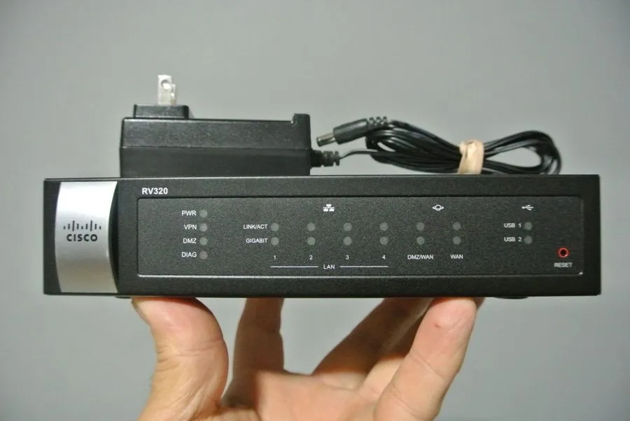 Маршрутизатор Cisco RV320 4-Port Gigabit Dual Wan VPN Security Router