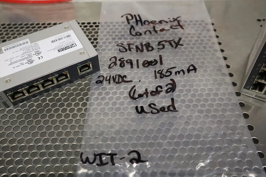 Коммутатор Phoenix Contact 2891001 Ethernet Switch Module 5-Port 24 VDC — фото лота 1