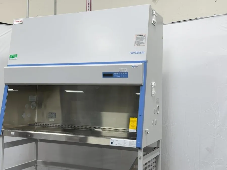 Лабораторный шкаф Thermo Fisher Scientific 1377 Class II Type A2 Biosafety Cabin — фото лота 2