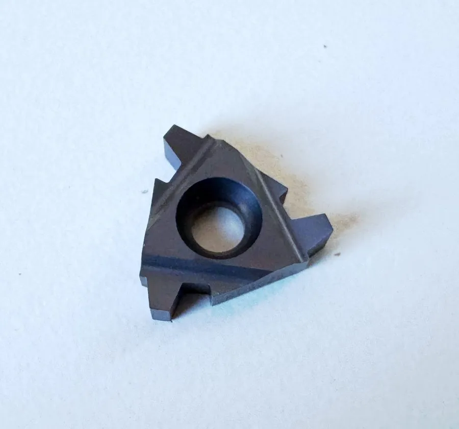 Режущий инструмент KENNAMETAL LT22NR 5ACME KC5025 Carbide Indexable Laydown Thre